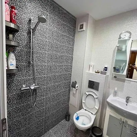 Apartment Stylish Center In Quiet Location